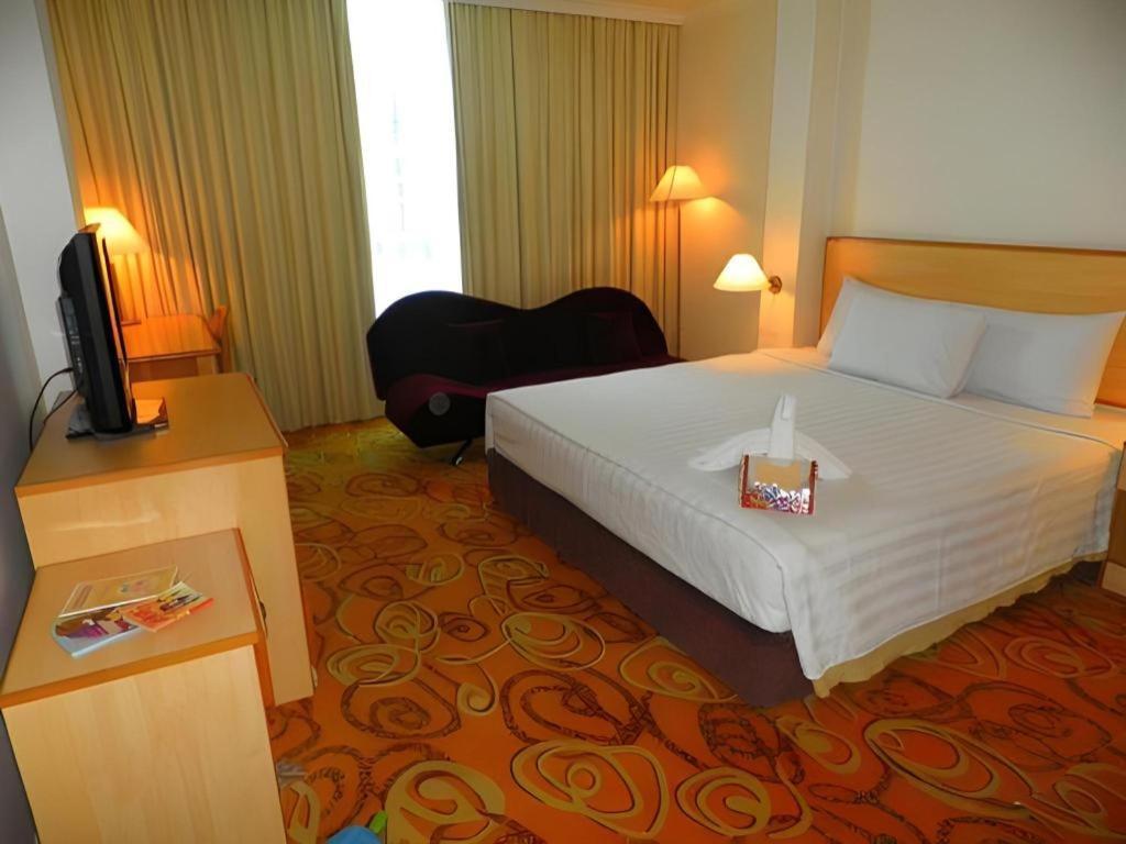 The Orchid Hotel Sibu Exterior photo